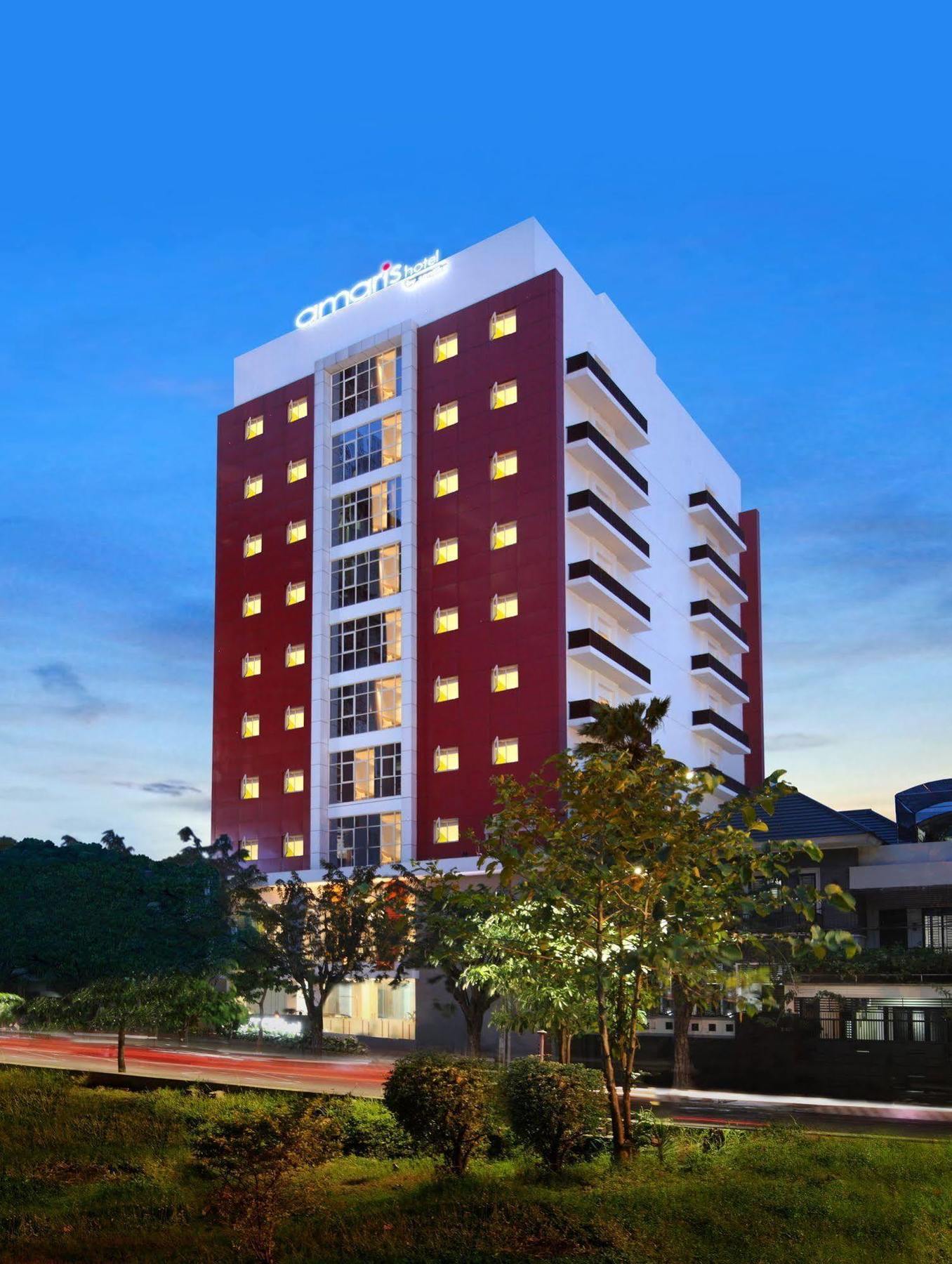 Amaris Hotel Margorejo Surabaya Exterior photo