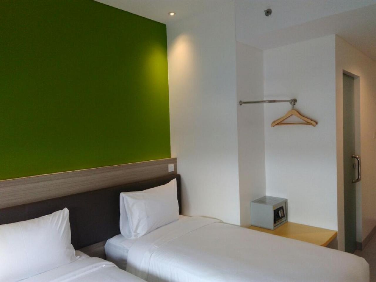Amaris Hotel Margorejo Surabaya Exterior photo